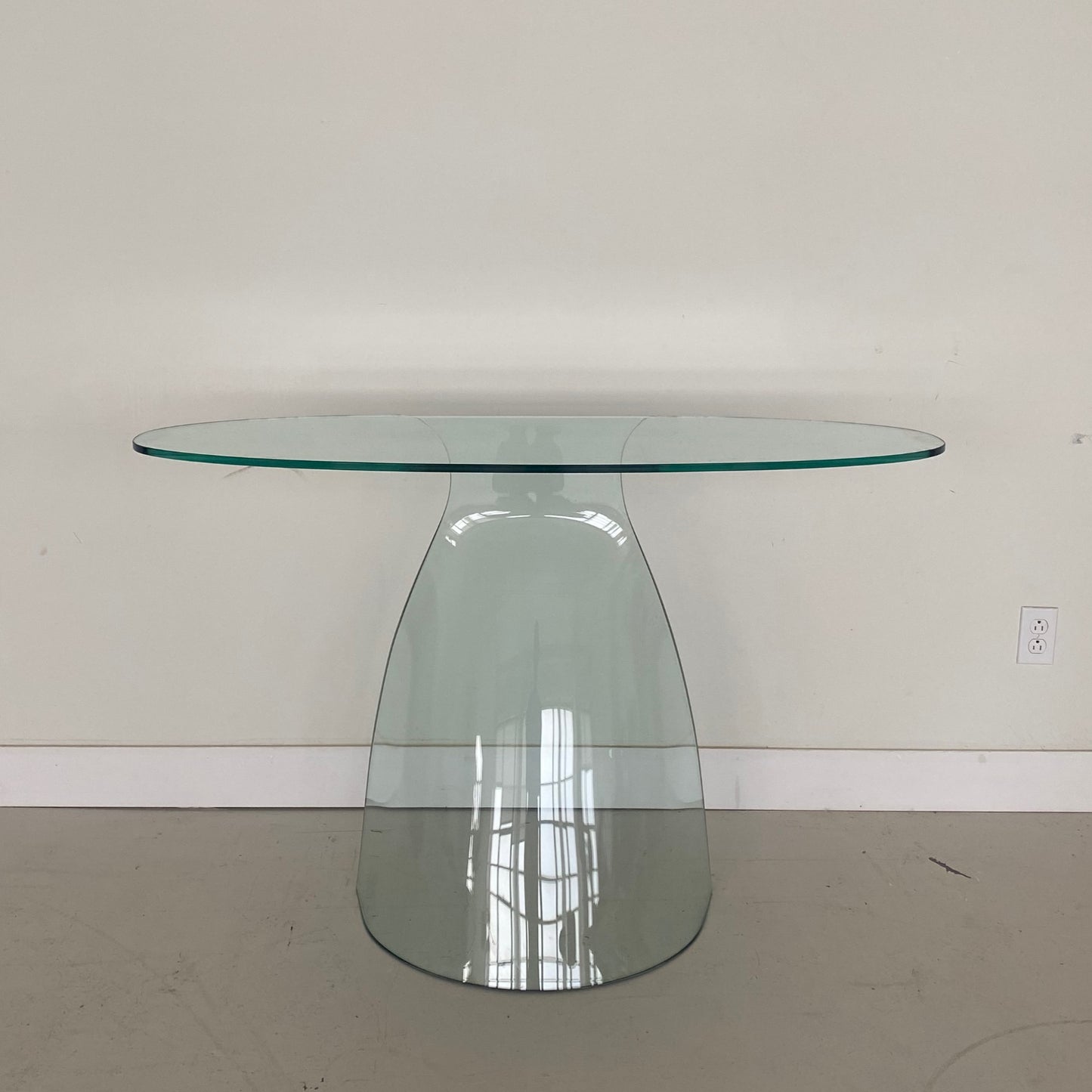 Tempered Glass Curved Console in the style of Makio Hasuike's 'Dama' Console