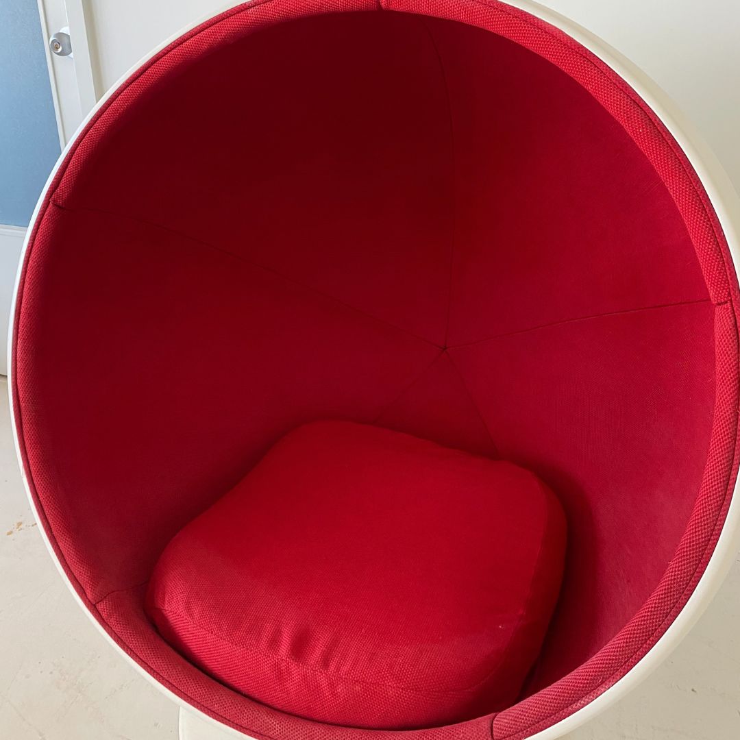 Fiberglass Ball Chair (Replica) designed by Eero Aarnio